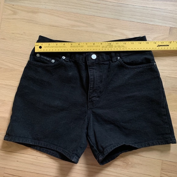 VINTAGE Calvin Klein Denim Shorts, size 10 tag - Picture 7 of 8